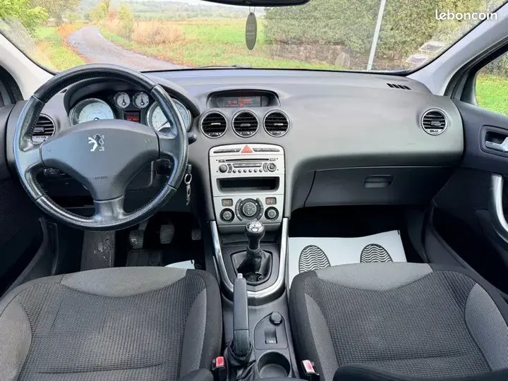 Peugeot 308 2010 photo 3