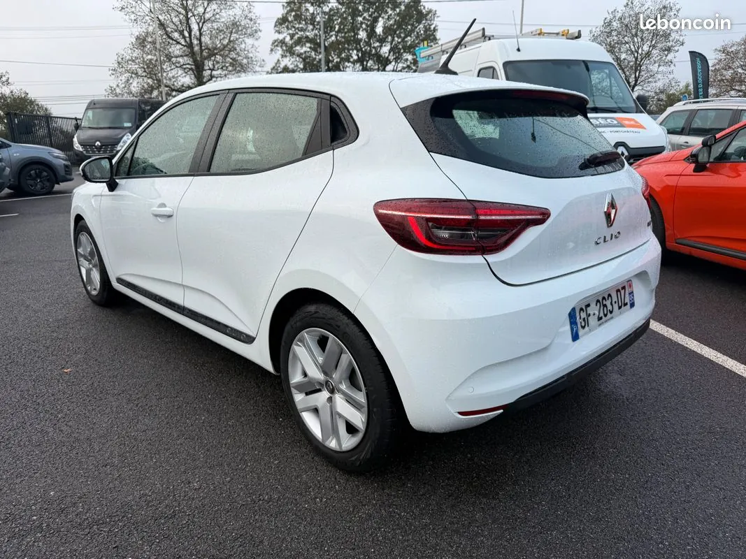 Renault Clio 2022 photo 3