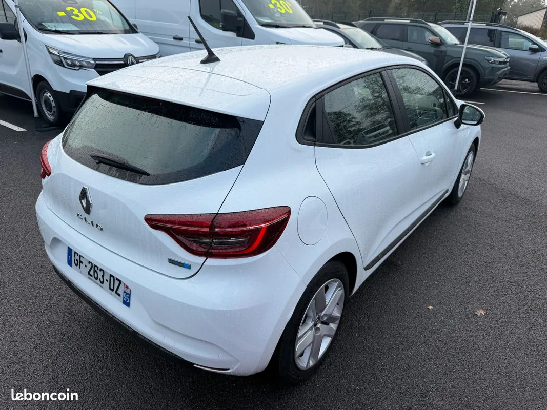 Renault Clio 2022 photo 2