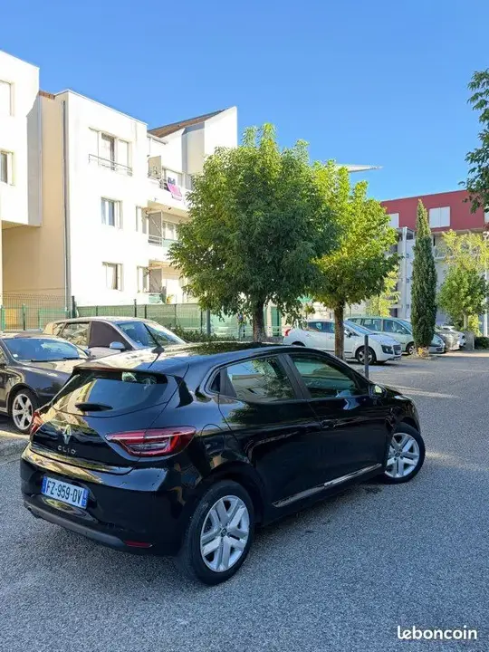 Renault Clio 2021 photo 2