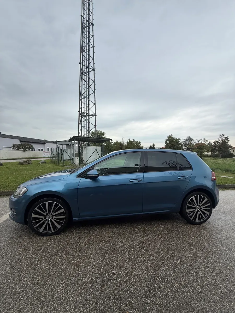 Volkswagen Golf 2013 photo 2