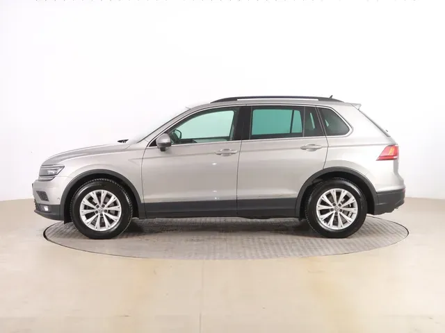 Volkswagen Tiguan 2018 photo 2
