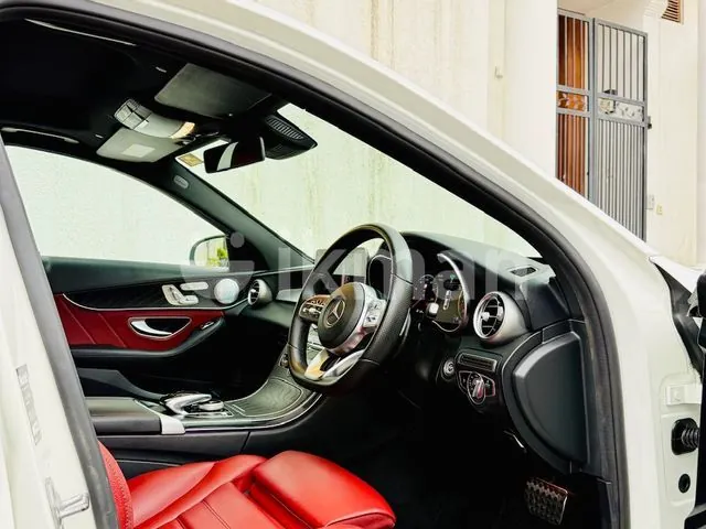 Mercedes-Benz C200 2019 photo 4