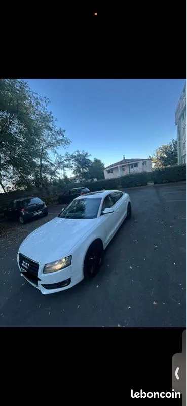 Audi A5 2010 photo 2