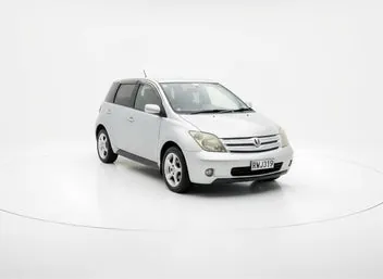 Toyota Ist 2002 photo 2