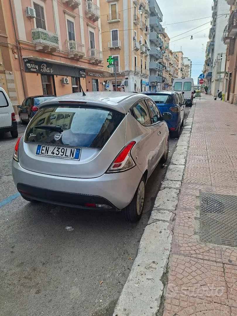 Lancia Ypsilon 2012 photo 4