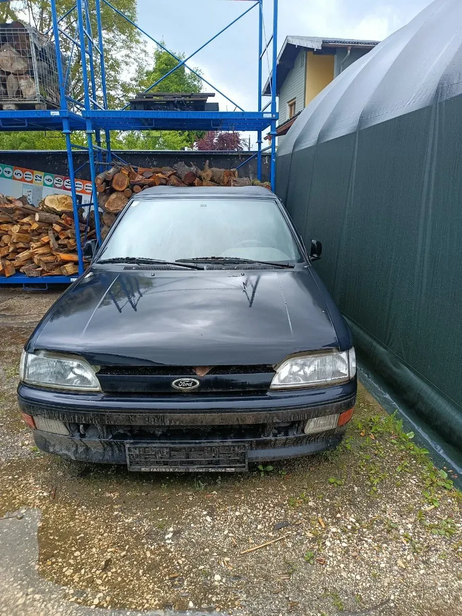 Ford Escort 1992 photo 3