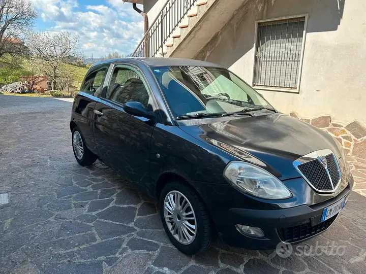 Lancia Ypsilon 2004 photo 2