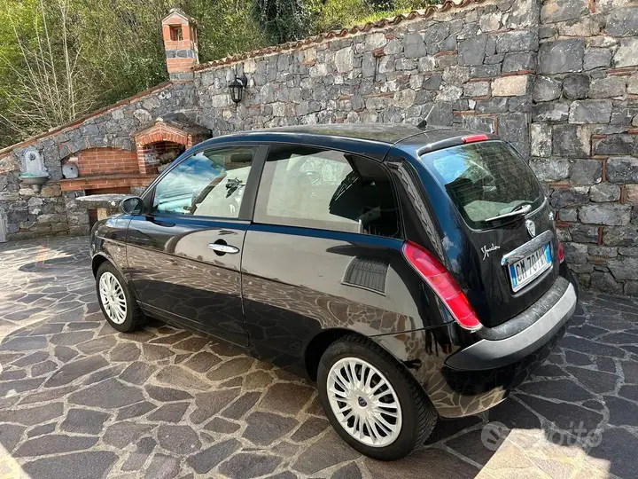 Lancia Ypsilon