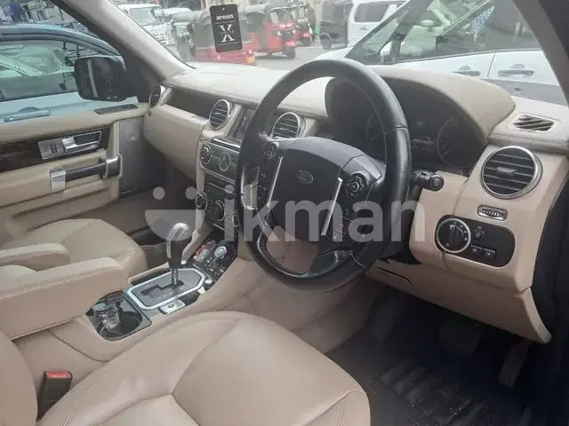 Land Rover Discovery 2010 photo 3