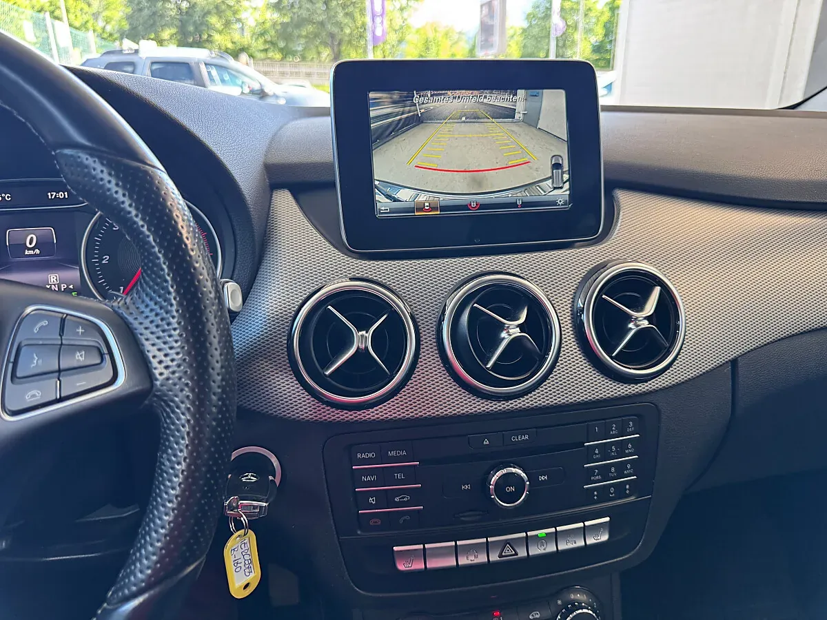 Mercedes-Benz B-Class 2016 photo 2