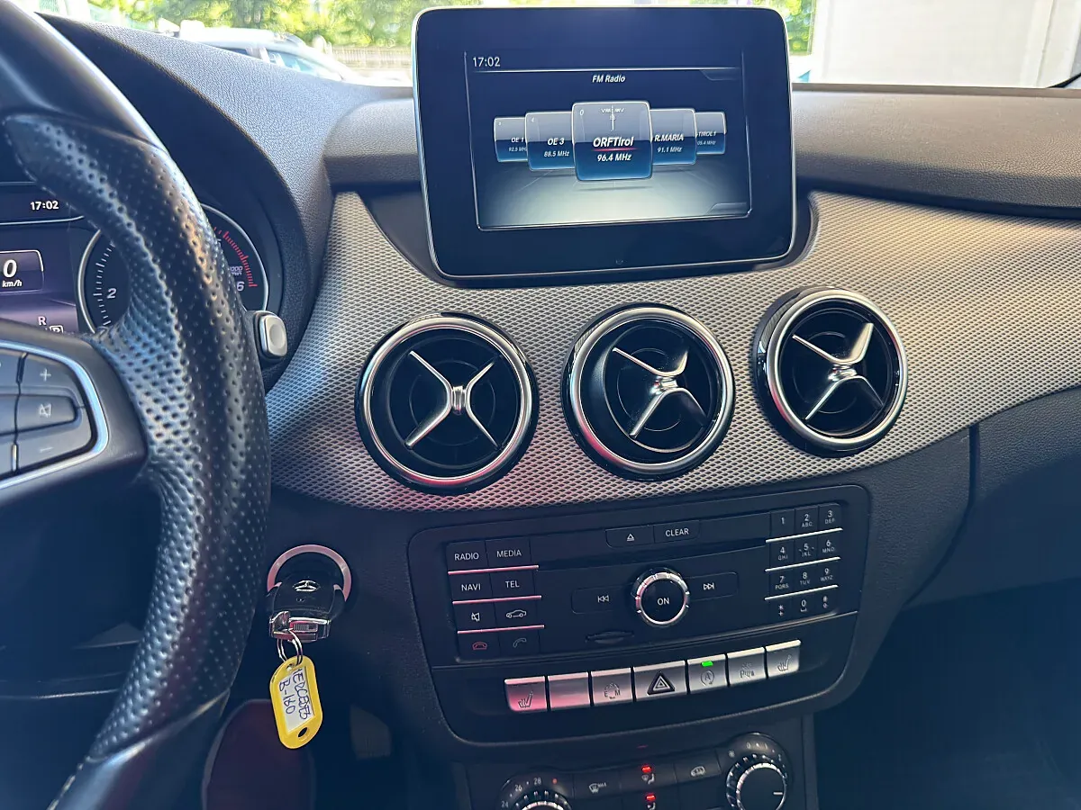 Mercedes-Benz B-Class 2016 photo 3