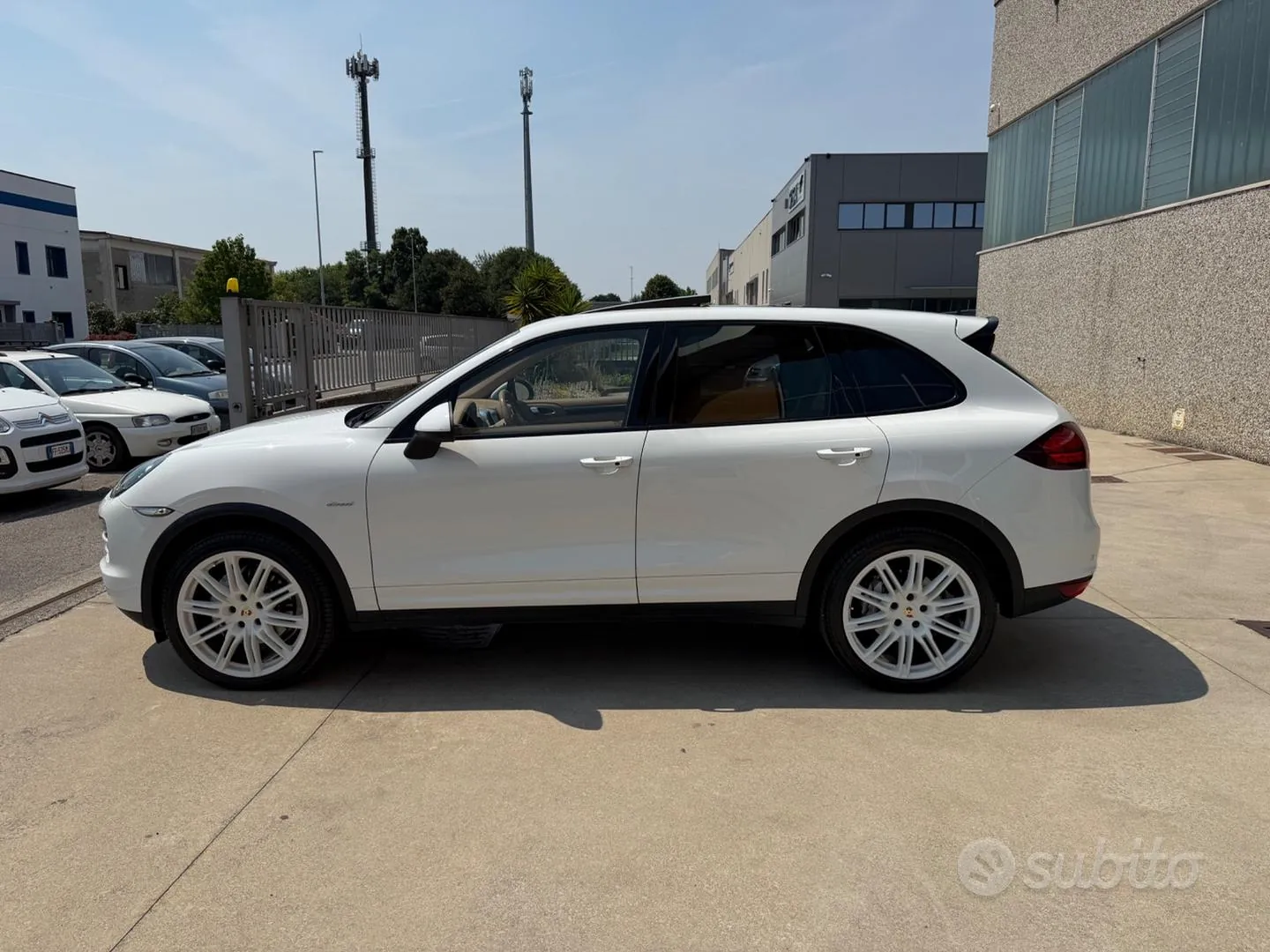 Porsche Cayenne 2012 photo 4