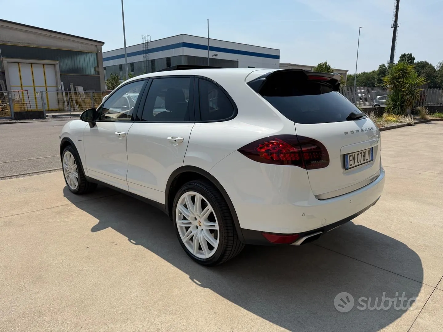 Porsche Cayenne 2012 photo 5