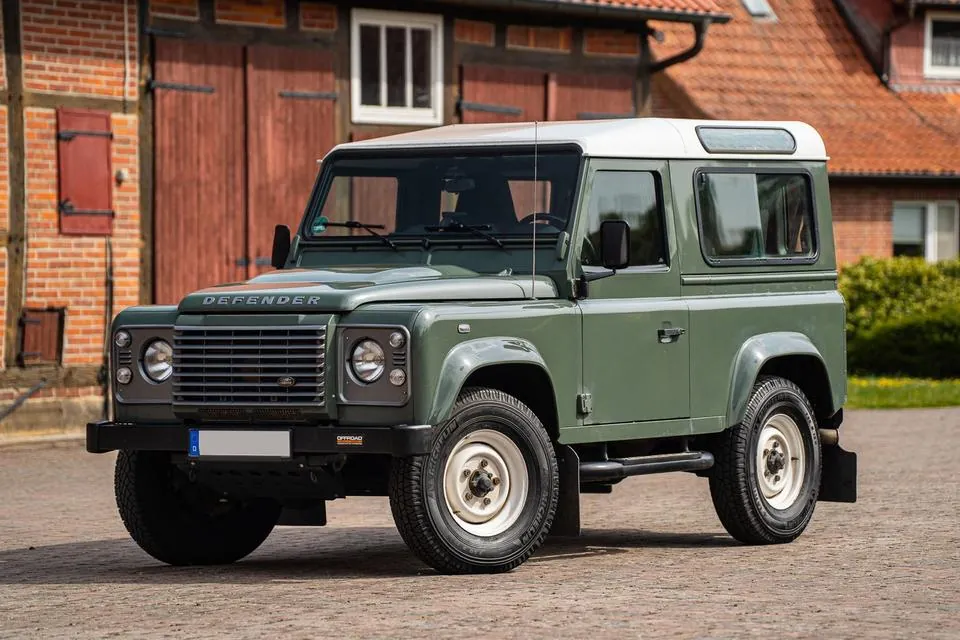 Land Rover Defender 90