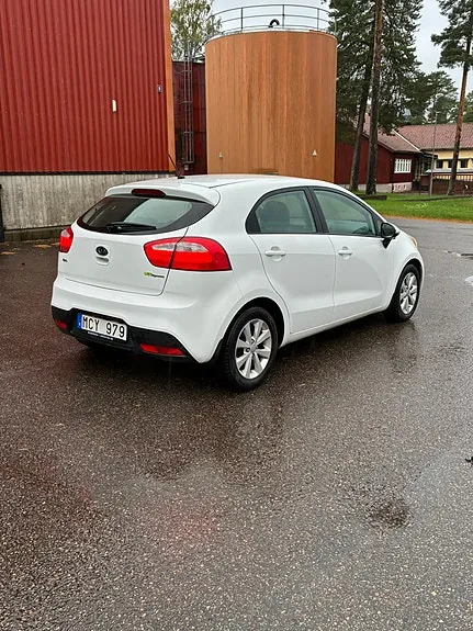 Kia Rio 2012 photo 2