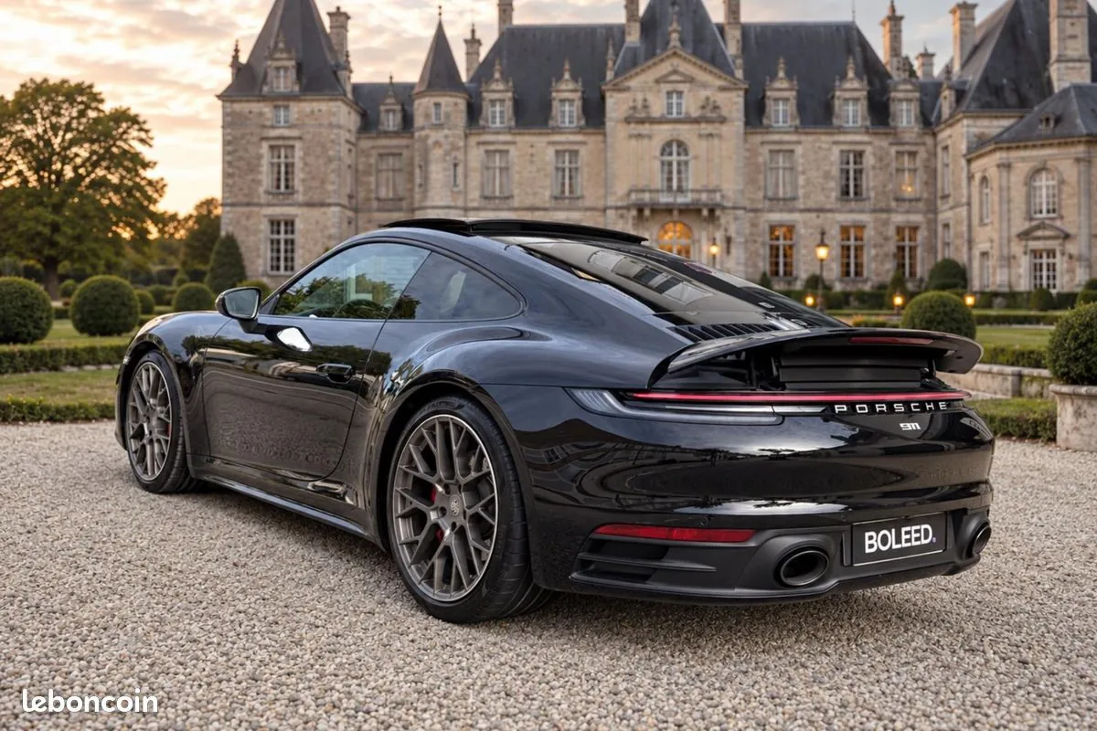 Porsche 911 2022 photo 2