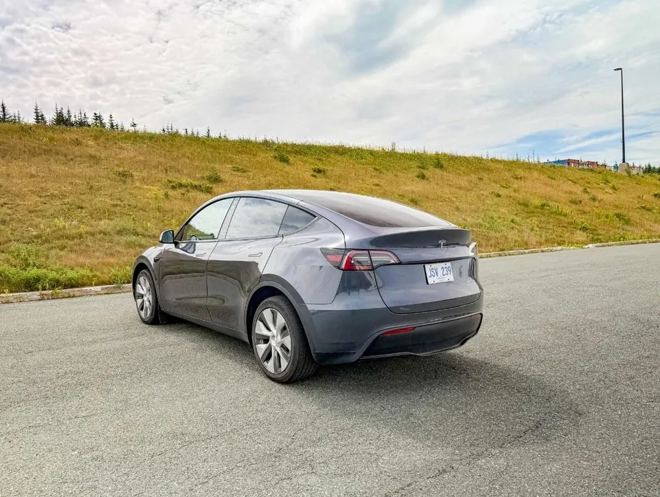Tesla Model Y 2023 photo 5