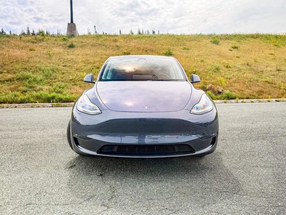Tesla Model Y 2023 photo 3