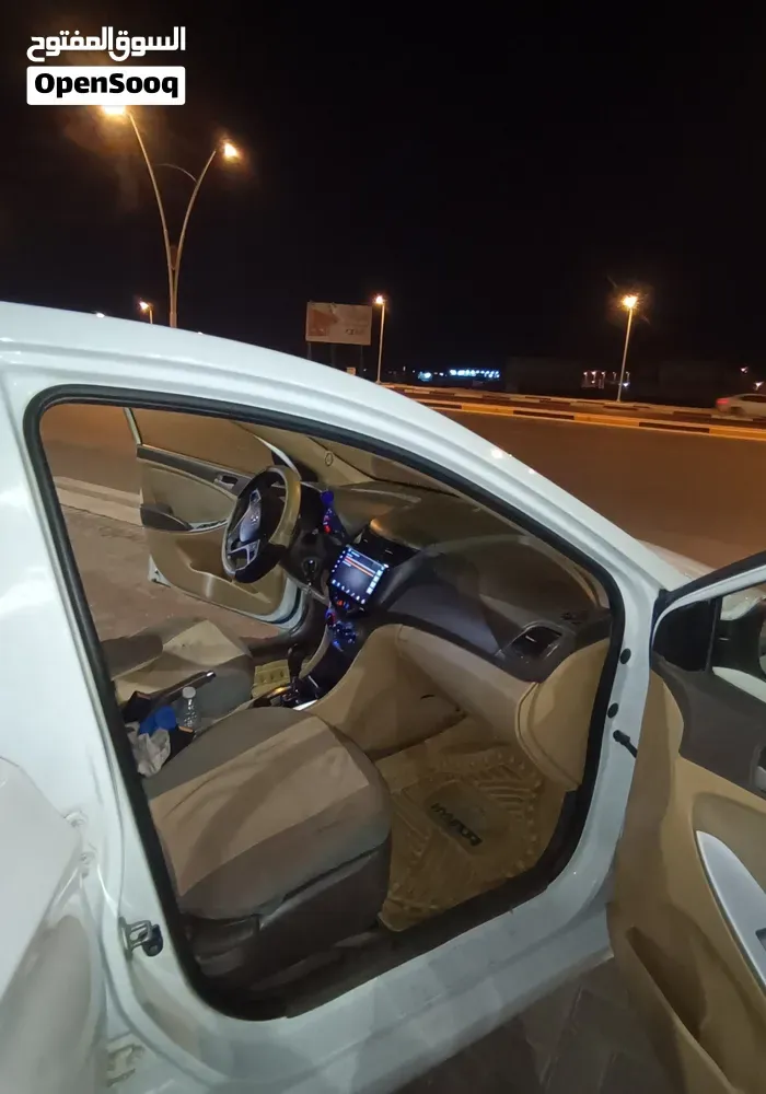 Hyundai Accent 2014 photo 4