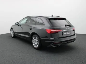 Audi A4 2022 photo 2