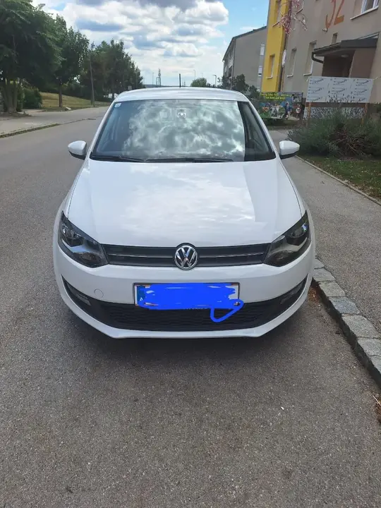 Volkswagen Polo 2011 photo 2