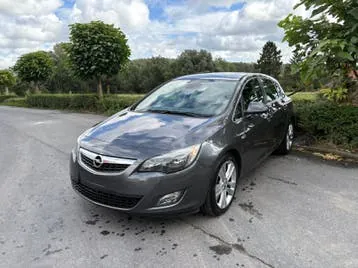 Opel Astra 2010 photo 3