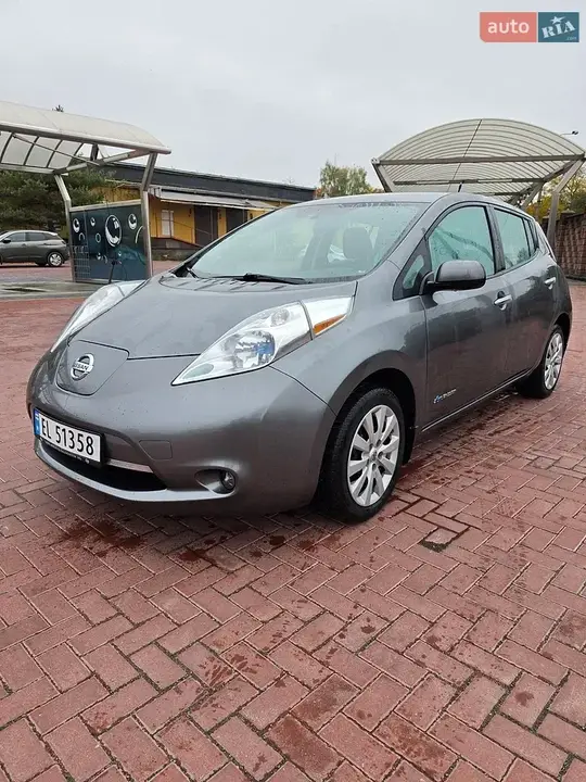 Nissan Leaf 2014 photo 2
