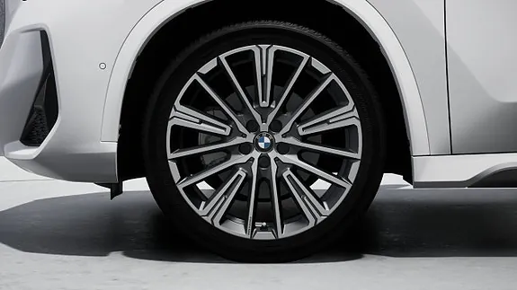 BMW Ix1 2026 photo 4