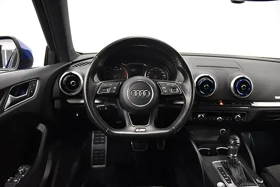 Audi A3 2018 photo 2