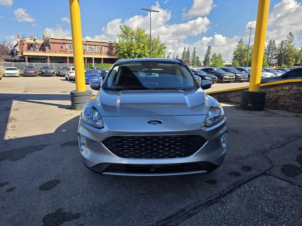Ford Escape 2021 photo 2