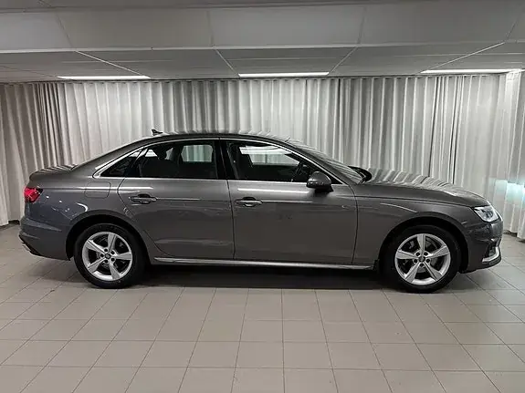 Audi A4 2020 photo 2