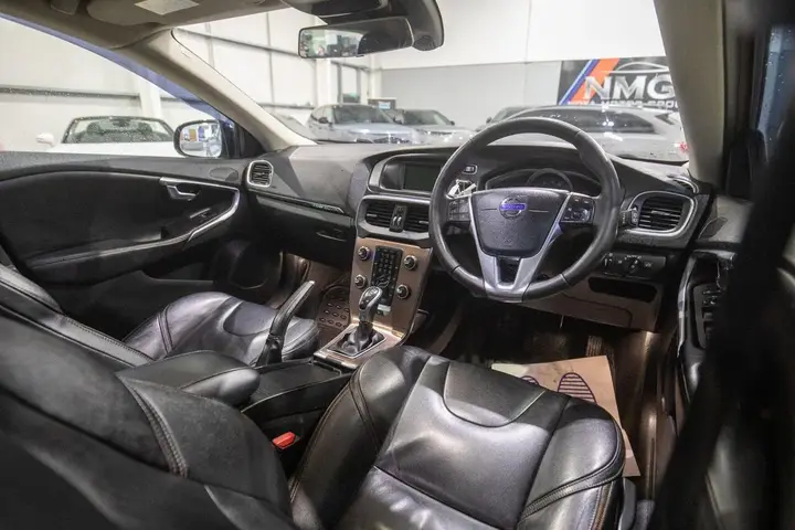 Volvo V40 Cross Country 2015 photo 3