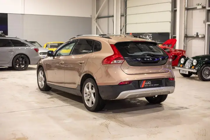 Volvo V40 Cross Country 2015 photo 4