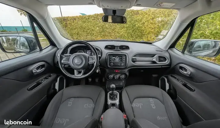 Jeep Renegade 2015 photo 3
