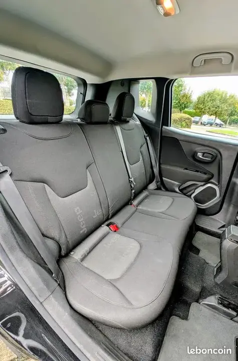 Jeep Renegade 2015 photo 4