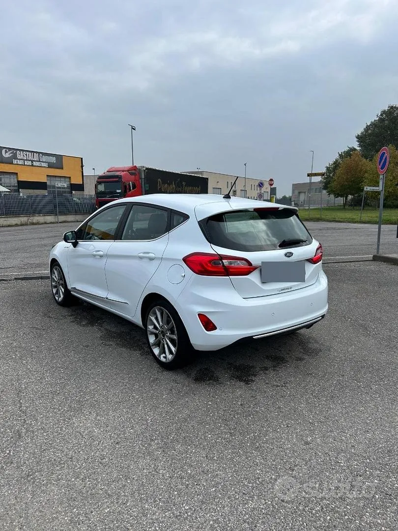 Ford Fiesta 2018 photo 2