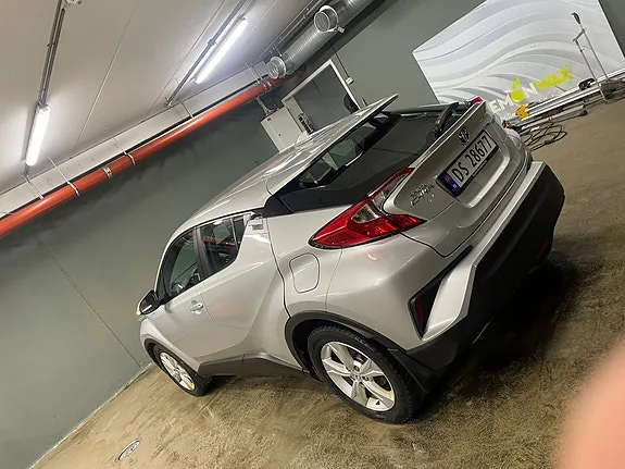 Toyota C-Hr 2018 photo 3