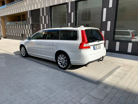 Volvo V70 2015 photo 2