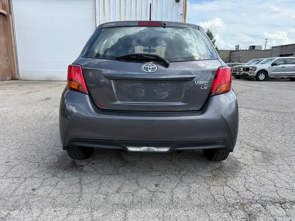 Toyota Yaris 2015 photo 3