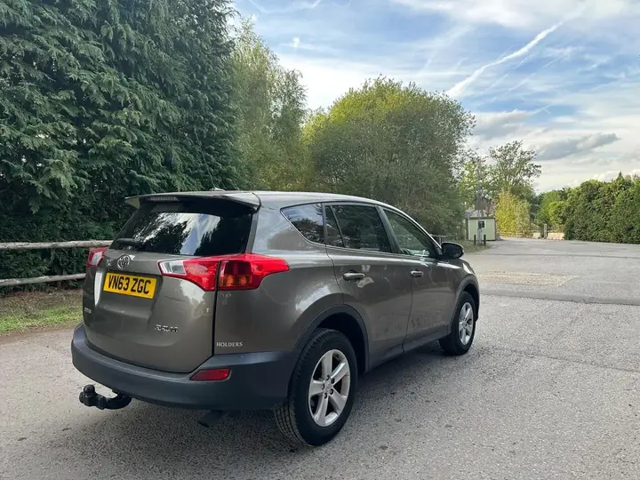 Toyota Rav4 2014 photo 5