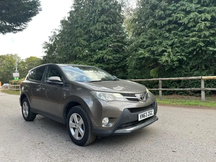 Toyota Rav4 2014 photo 2