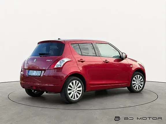 Suzuki Swift 2011 photo 3