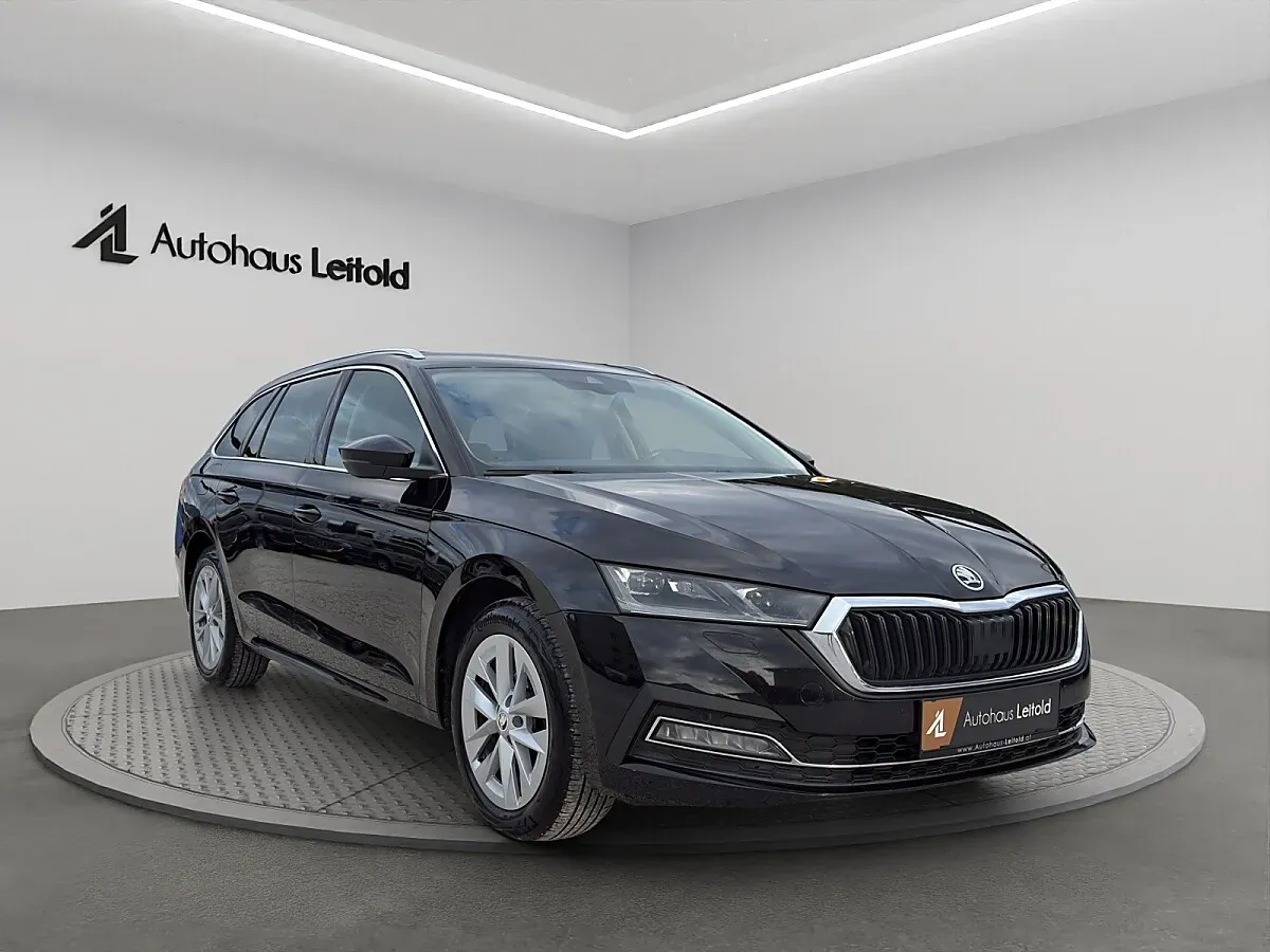 Skoda Octavia 2023 photo 3