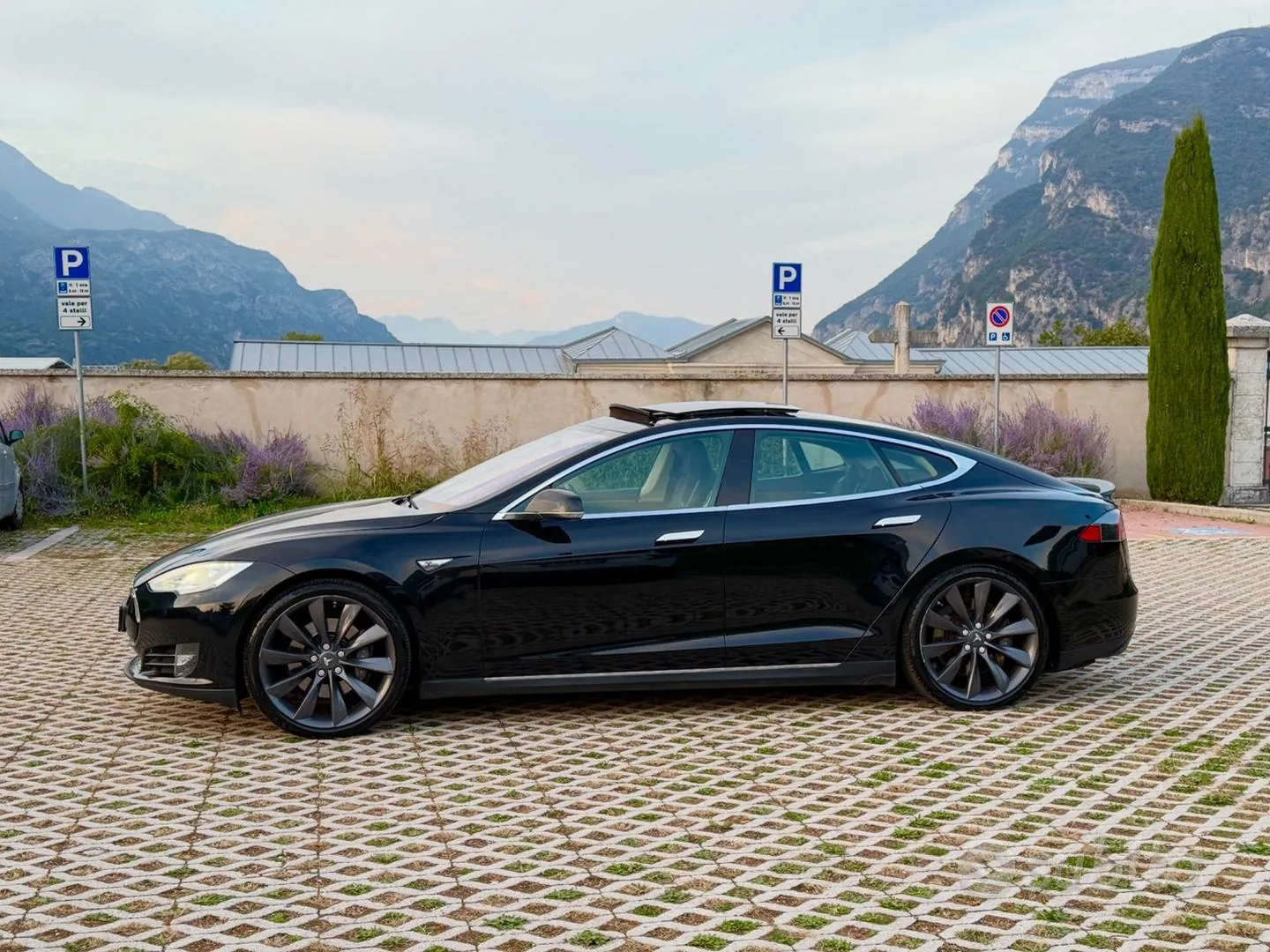 Tesla Model S 2014 photo 5
