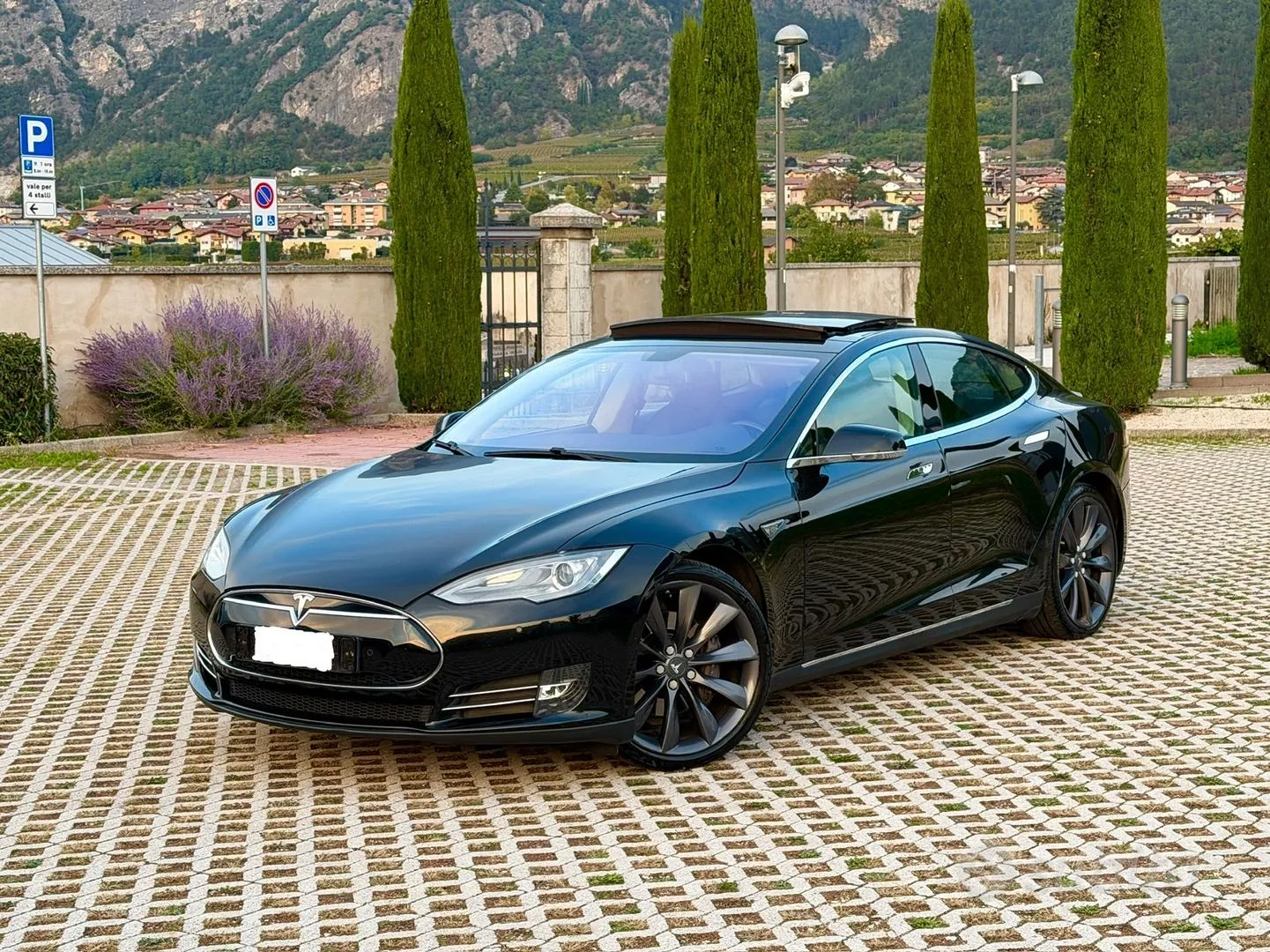 Tesla Model S 2014 photo 2