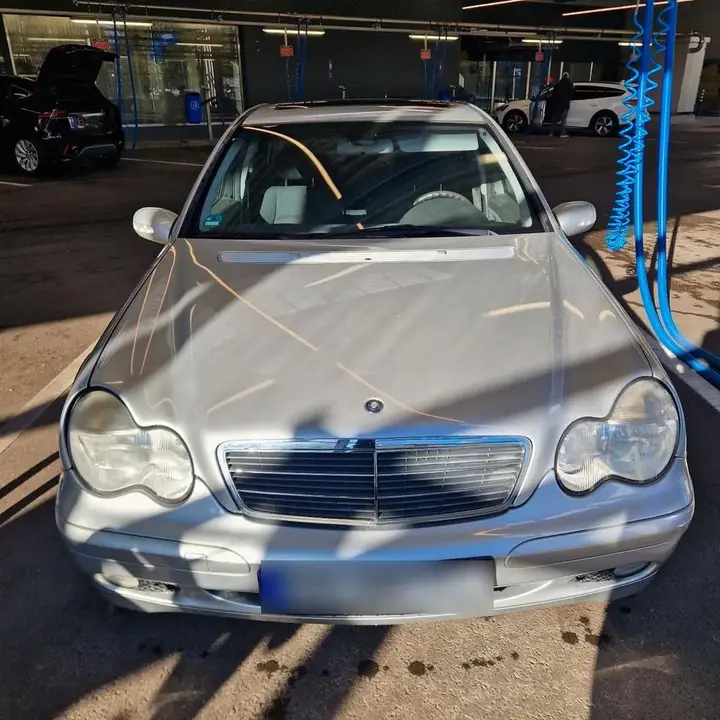 Mercedes-Benz C180