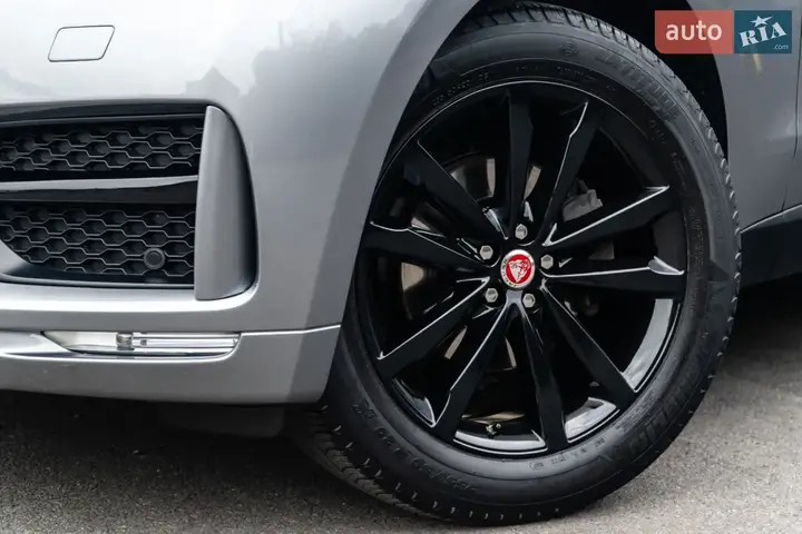 Jaguar F-Pace 2019 photo 5