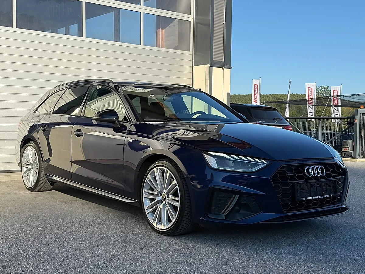 Audi A4 2022 photo 2