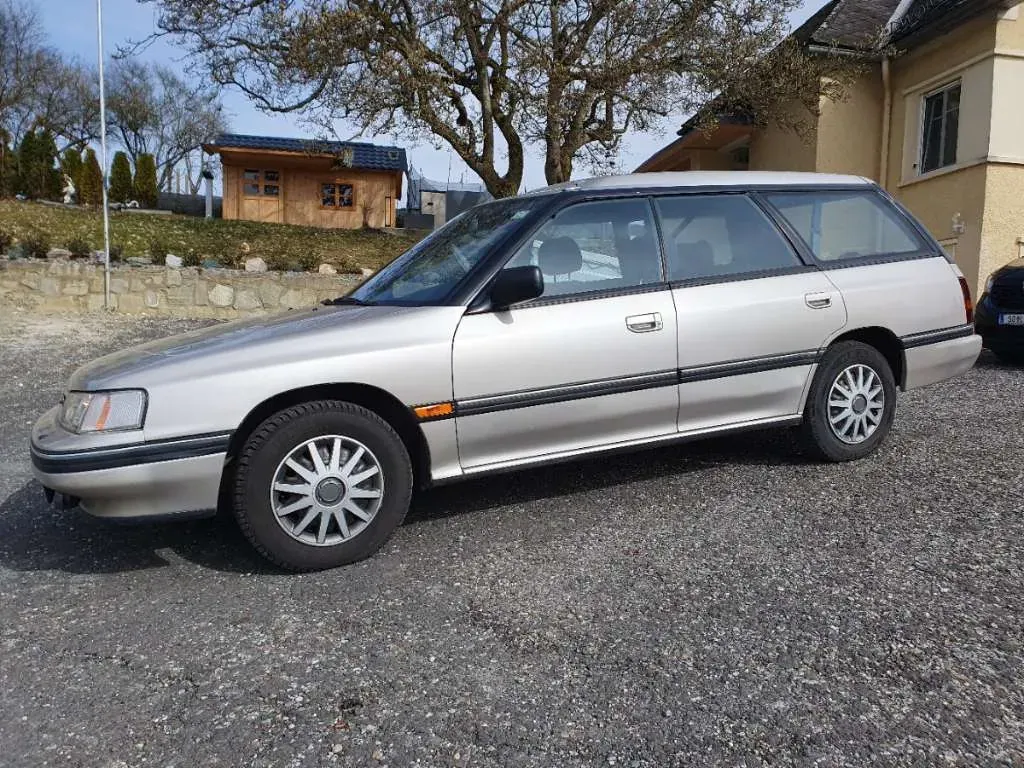 Subaru Legacy 1990 photo 2